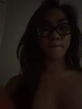 Local Hoelyx online show from March 2026 11:45:02 PM