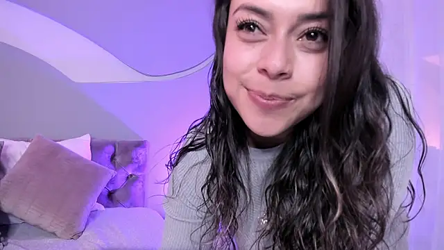 Nicolle W online show from February 2025 02:54:02 PM