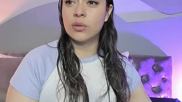 Nicolle W online show from March 2025 11:49:02 AM