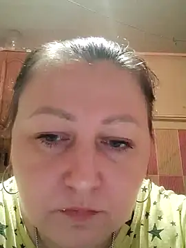 Snapshot of Rini333 chatting on April 2026 08:17:01 PM Rini333 online show from April 2026 08:17:01 PM
