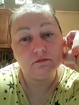 Snapshot of Rini333 chatting on May 2026 09:31:01 PM Rini333 online show from May 2026 09:31:01 PM