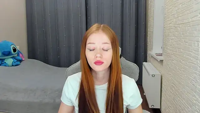 Hot Mia  online show from February 2025 03:49:02 PM