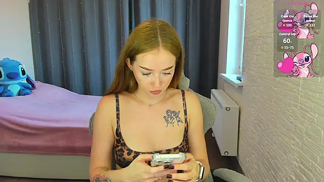 Snapshot of Hot_Mia_ chatting on July 2026 03:07:01 PM Hot Mia online show from July 2026 03:07:01 PM