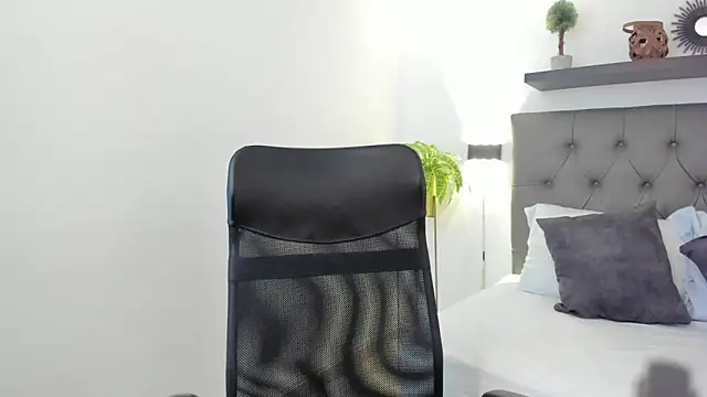 bella 99  online show from April 2026 11:28:01 AM