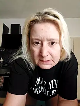 Snapshot of GeileEstelle chatting on February 2026 04:02:01 AM GeileEstelle online show from February 2026 04:02:01 AM