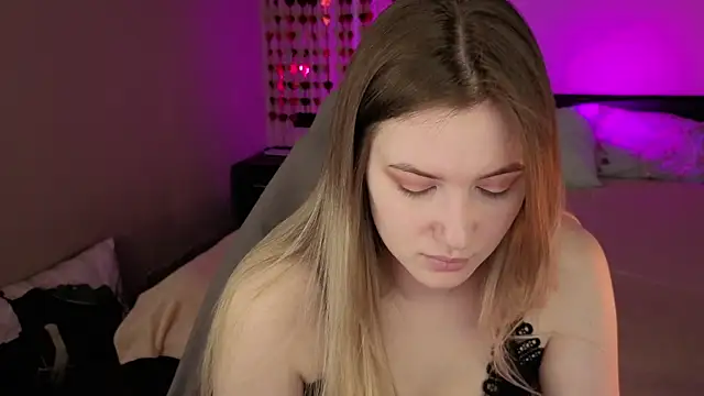 elinanortas online show from April 2026 06:36:01 AM