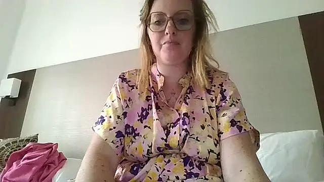 LiquidLeonie online show from April 2026 03:23:01 PM