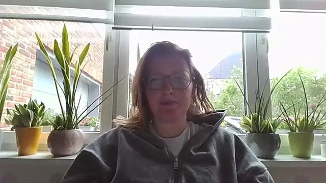 Snapshot of LiquidLeonie chatting on May 2026 06:54:01 AM LiquidLeonie online show from May 2026 06:54:01 AM