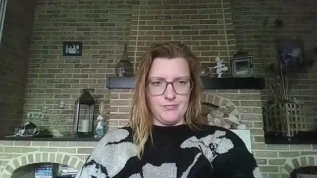Snapshot of LiquidLeonie chatting on May 2026 05:01:02 AM LiquidLeonie online show from May 2026 05:01:02 AM