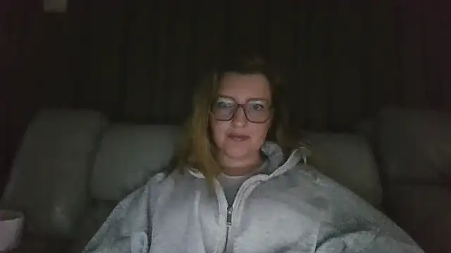 Snapshot of LiquidLeonie chatting on May 2026 03:15:01 AM LiquidLeonie online show from May 2026 03:15:01 AM