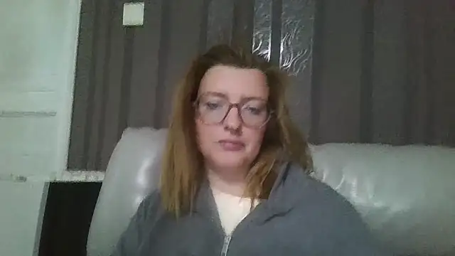 Snapshot of LiquidLeonie chatting on May 2026 02:18:02 AM LiquidLeonie online show from May 2026 02:18:02 AM