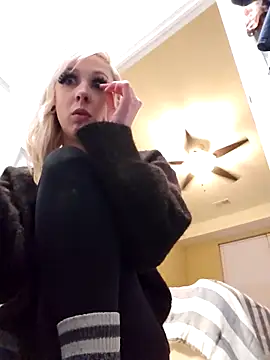 AmethystFoxx online show from December 2025 10:40:02 PM