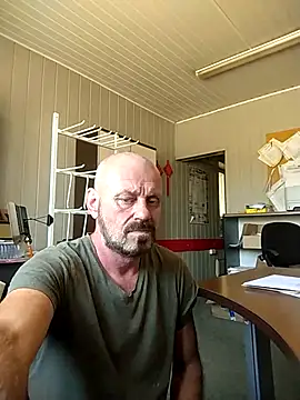 Snapshot of wilkalfa chatting on May 2026 10:33:01 AM wilkalfa online show from May 2026 10:33:01 AM
