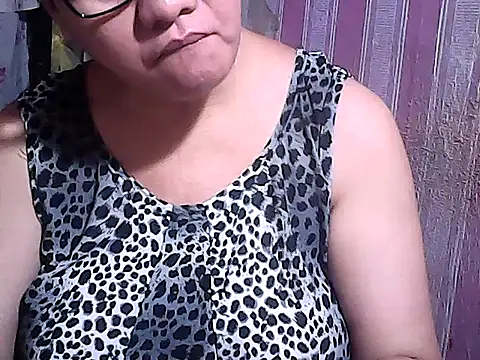 sweetsosie18 online show from November 2025 01:21:02 PM