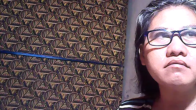 Snapshot of sweetsosie18 chatting on June 2026 10:21:02 PM sweetsosie18 online show from June 2026 10:21:02 PM