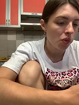 SeducingYoghourt online show from September 2025 03:38:02 PM