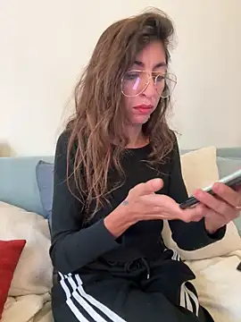 amanilouve online show from October 2025 12:09:02 PM