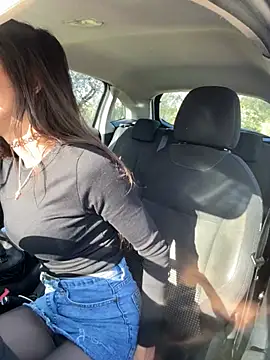 amanilouve online show from February 2026 09:30:02 AM