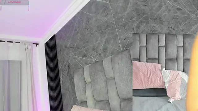 emily fox1 online show from October 2025 12:03:01 PM