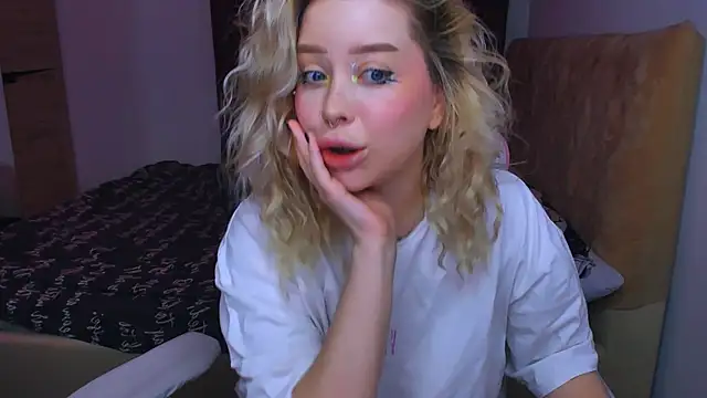 MonaLauu online show from September 2025 12:48:02 AM