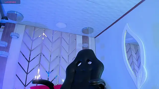 MichaelBear  online show from January 2025 12:20:01 PM