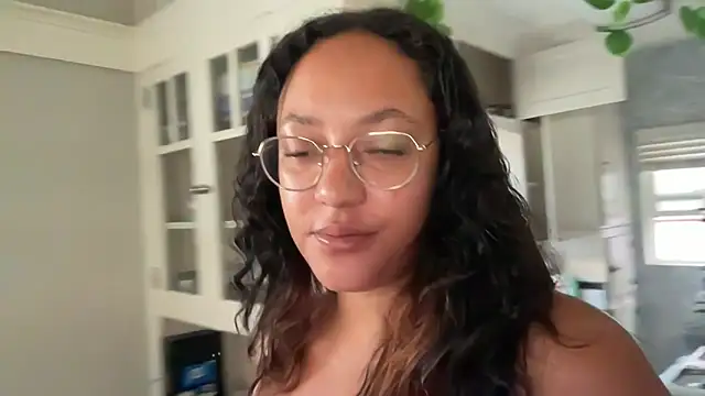 dreamyriri online show from April 2026 03:12:01 PM