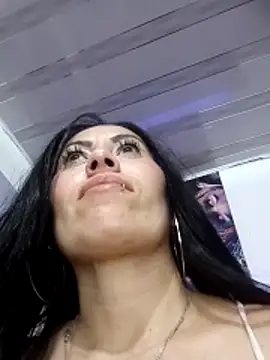 Snapshot of Tania_mature chatting on April 2026 05:37:01 PM Tania mature online show from April 2026 05:37:01 PM