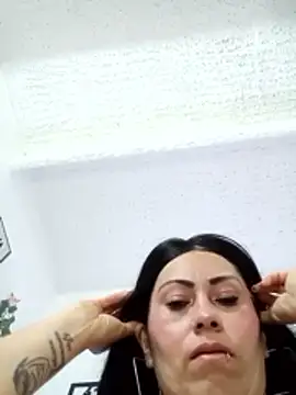Snapshot of Tania_mature chatting on May 2026 05:10:02 PM Tania mature online show from May 2026 05:10:02 PM