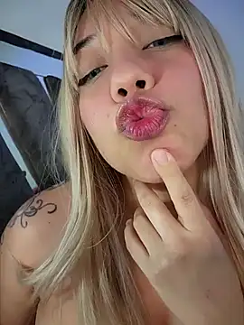 Snapshot of miafresa_hot chatting on March 2025 12:00:02 AM miafresa hot online show from March 2025 12:00:02 AM