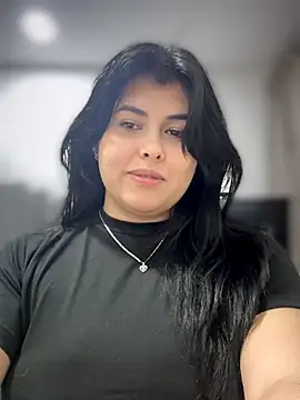 Alyaa s online show from October 2025 02:02:05 AM