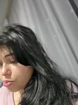 Alyaa s online show from November 2025 03:06:02 AM