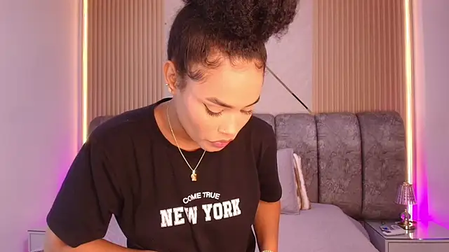 naia blessed online show from April 2026 07:14:01 PM