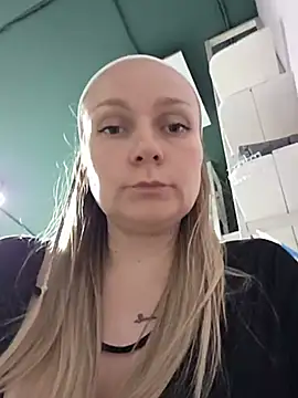Snapshot of Bondgirl_013 chatting on May 2026 06:16:02 PM Bondgirl 013 online show from May 2026 06:16:02 PM