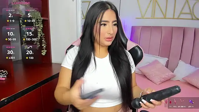 amy-thomson1 online show from September 2025 11:54:01 AM