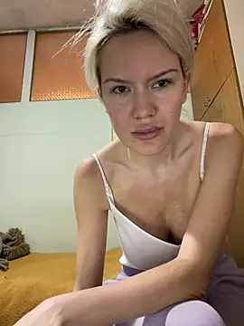 Snapshot of Keylili chatting on February 2025 06:33:01 PM Keylili online show from February 2025 06:33:01 PM