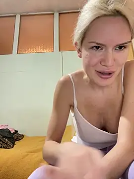 Snapshot of Keylili chatting on March 2025 05:49:01 PM Keylili online show from March 2025 05:49:01 PM