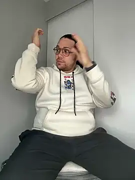 Snapshot of lucasgalacticman chatting on March 2025 12:15:02 PM lucasgalacticman online show from March 2025 12:15:02 PM