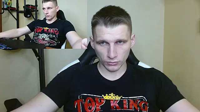 Snapshot of PoliglotJoe chatting on December 2024 02:04:01 PM PoliglotJoe online show from December 2024 02:04:01 PM