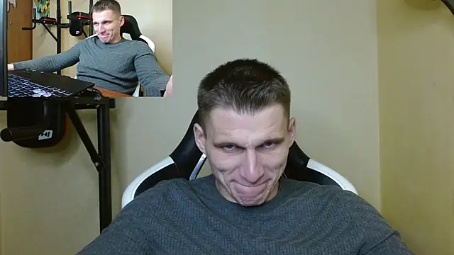 Snapshot of PoliglotJoe chatting on December 2024 01:12:01 AM PoliglotJoe online show from December 2024 01:12:01 AM