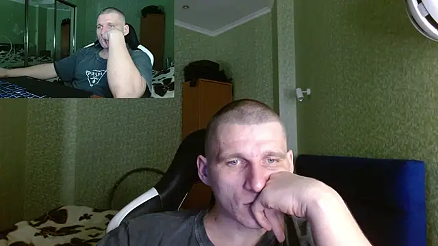 Snapshot of PoliglotJoe chatting on January 2025 12:09:01 AM PoliglotJoe online show from January 2025 12:09:01 AM