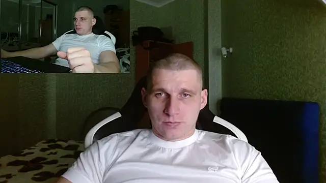 Snapshot of PoliglotJoe chatting on January 2025 08:11:02 PM PoliglotJoe online show from January 2025 08:11:02 PM