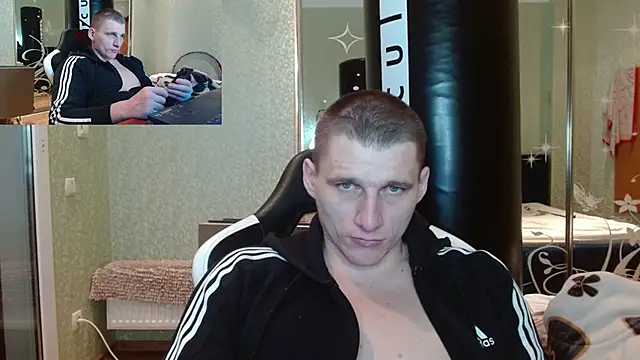 Snapshot of PoliglotJoe chatting on February 2025 11:45:01 PM PoliglotJoe online show from February 2025 11:45:01 PM
