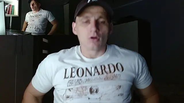 Snapshot of PoliglotJoe chatting on September 2025 12:32:01 PM PoliglotJoe online show from September 2025 12:32:01 PM