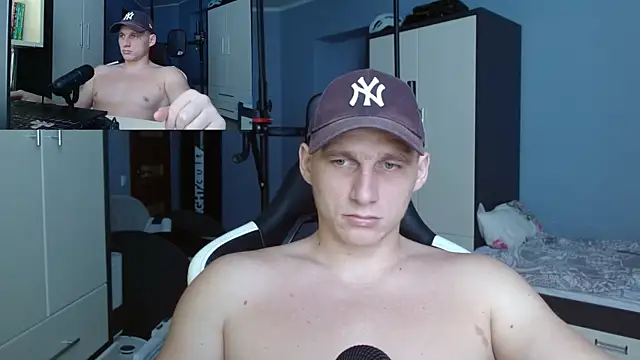 Snapshot of PoliglotJoe chatting on October 2025 11:19:02 AM PoliglotJoe online show from October 2025 11:19:02 AM