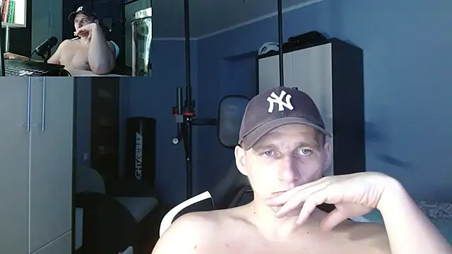 Snapshot of PoliglotJoe chatting on October 2025 10:34:02 AM PoliglotJoe online show from October 2025 10:34:02 AM