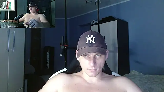 Snapshot of PoliglotJoe chatting on October 2025 11:41:02 AM PoliglotJoe online show from October 2025 11:41:02 AM