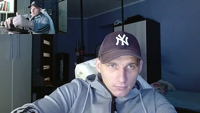Snapshot of PoliglotJoe chatting on October 2025 02:15:02 PM PoliglotJoe online show from October 2025 02:15:02 PM