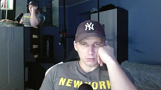 Snapshot of PoliglotJoe chatting on October 2025 01:23:01 PM PoliglotJoe online show from October 2025 01:23:01 PM