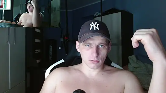 Snapshot of PoliglotJoe chatting on October 2025 02:11:02 AM PoliglotJoe online show from October 2025 02:11:02 AM