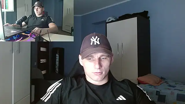 Snapshot of PoliglotJoe chatting on October 2025 08:44:01 PM PoliglotJoe online show from October 2025 08:44:01 PM